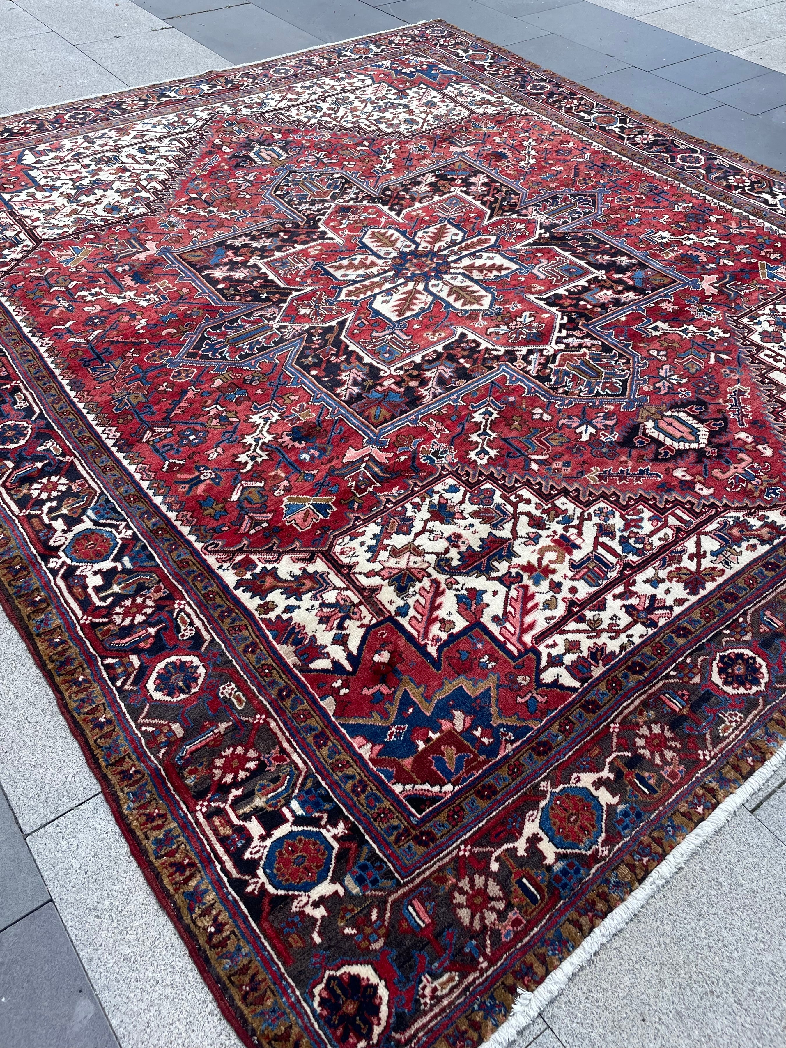 Vintage Heriz AreaRug 9.8x11.31 Handwoven Wool High Pile Cozy Tribal Oriental Carpet